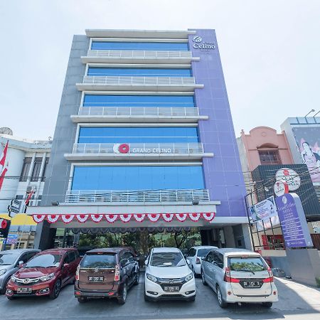 Collection O 1279 Hotel Grand Celino Makassar Exterior foto